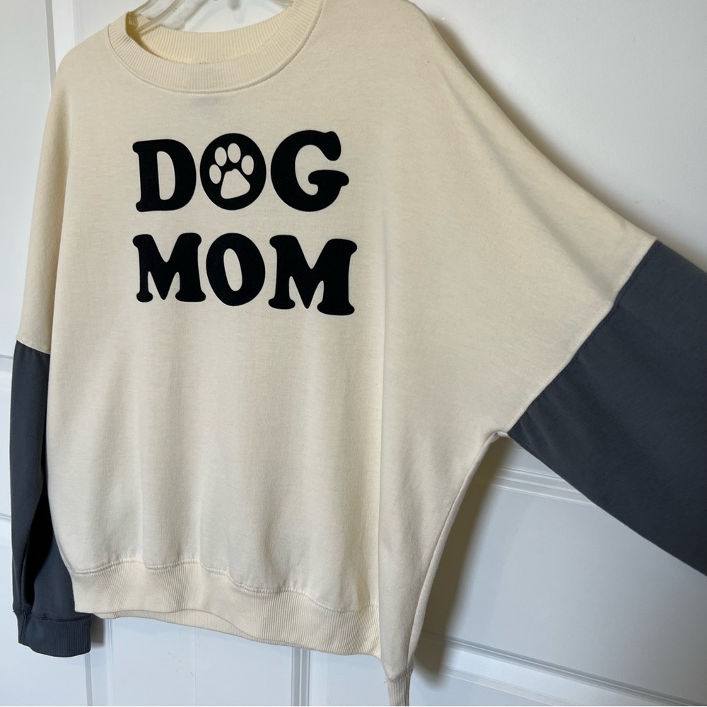 NWOT Fleece-Lined Dog Mom Sweatshirt Color Block Dog Lovers Slouchy Relaxed Fit - Picture 5 of 17